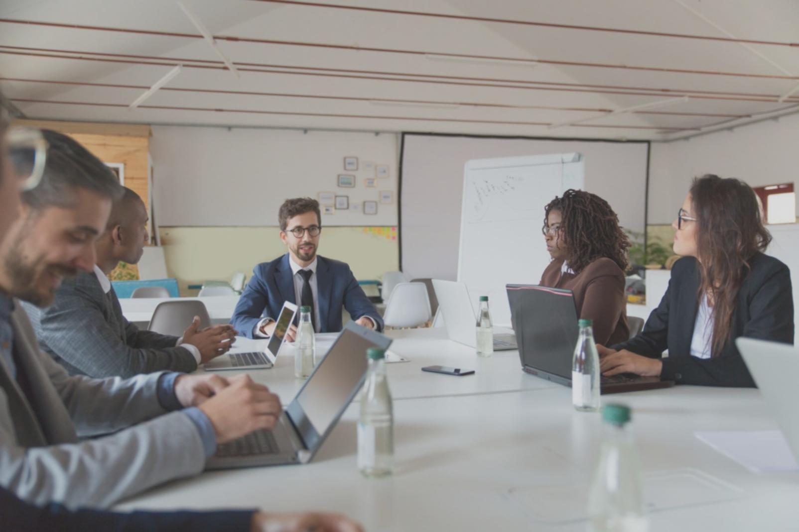 Material educativo sobre fundamentos del trading